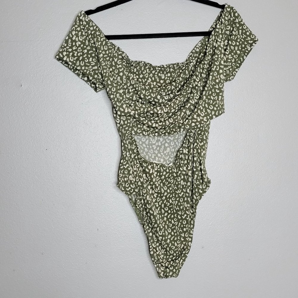 Lush Women's XL Sammi Bodysuit Off The Shoulder Leopard Olive Green Top‎ - Picture 2 of 4